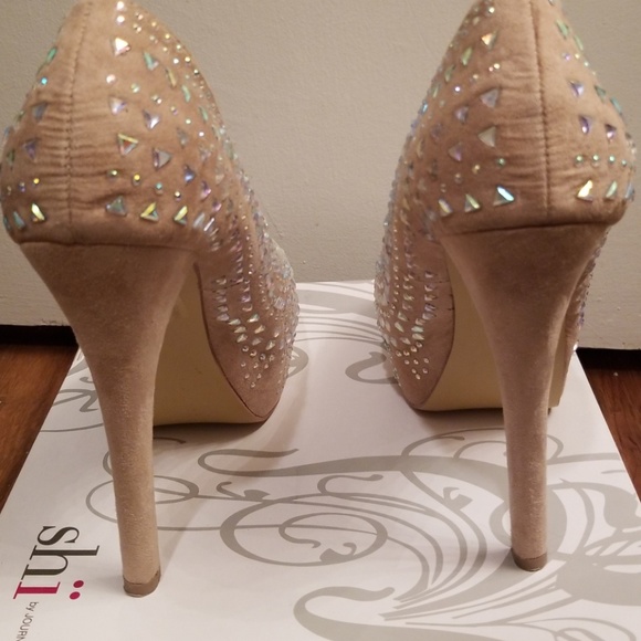 Stilettos - Picture 3 of 4